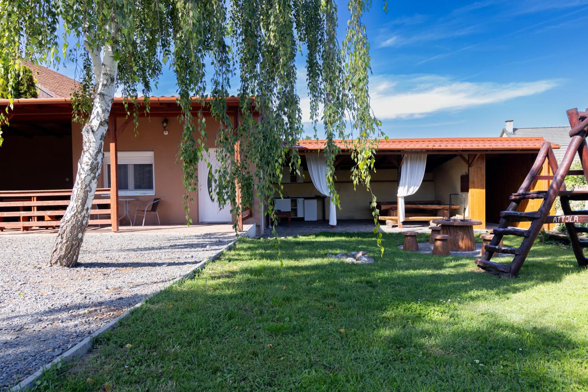 Kincso Vendeghaz Apartment Sarospatak Exterior photo